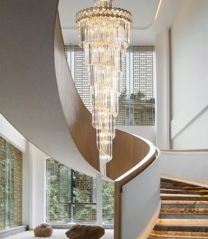 den-chum-treo-tran-thong-tang-cau-thang-pha-le-cao-cap-trang-tri-khach-san-hien-dai-h260cm-dtt-dc212-1