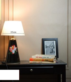 den-ban-tab-dau-giuong-gom-su-trang-men-led-e27-cao-cap-phong-cach-tan-co-dien-chau-au-dtt-ynt8821