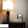 den-ngu-de-ban-tab-dau-giuong-gom-su-trang-men-xanh-led-e27-chup-vai-kieu-dang-chau-au-cao-cap-58cm-dtt-ynt8709
