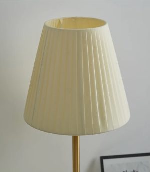 den-ban-dau-giuong-led-e27-trang-tri-phong-ngu-kieu-dang-bac-au-hien-dai-chup-vai-cao-cap-dtt-db-yn2214-5