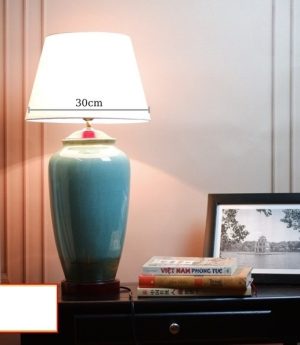 den-ban-gom-su-trang-men-xanh-led-e27-chup-vai-xep-ly-cao-cap-trang-tri-phong-ngu-hien-dai-dtt-db-ynt077