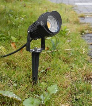 den-led-cam-co-san-vuon-co-mu-cob-5w-7w-goc-chieu-20-do-220v-12v-24v-chong-nuoc-ip66-trang-tri-cao-cap-dtt-cob60-2