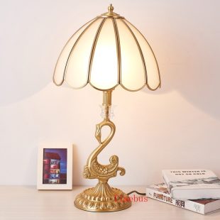 den-ban-dong-co-dien-chup-kinh-thuy-tinh-mo-trang-tri-phong-khach-phong-ngu-cao-cap-h60cm-led-e27-dtt-pk12-3